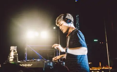 古风电音只知徐梦圆?周深核爆新歌堪比抖音神曲(周深古典歌曲有哪些)