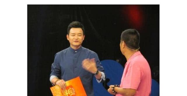 小伙拿翡翠原石去鉴定,估价4个亿(翡翠原石鉴宝视频)