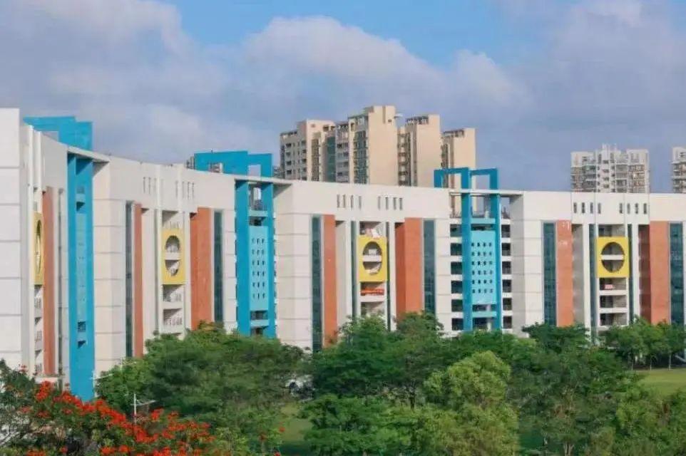 岭南师范学院:不在广州在湛江,1991年升本至今没有获批硕士点(岭南师范学院怎么样?大学排名)