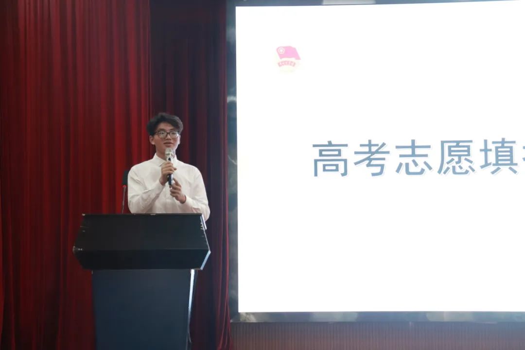 致中塘村的中小学生:炎炎夏日,让我们和红星火一起与科技撞个满怀吧!(中塘祠堂最新消息)