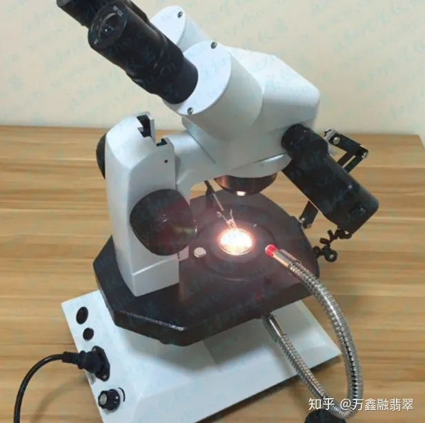 翡翠原石怎么辨别,看完文章你就明白了-翡翠原石的识别方法视频教学