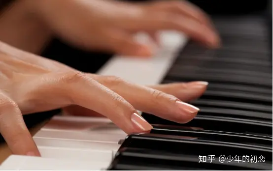 新手必读|如何学习钢琴指法(初学钢琴指法视频大全)