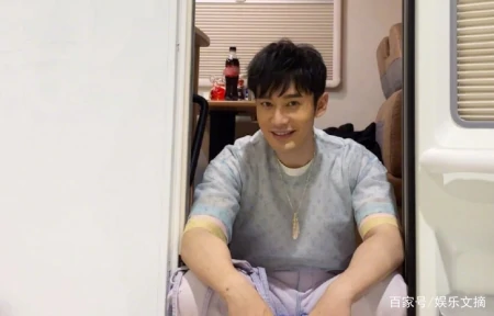 黄晓明成功减肥20斤,生图照片流出,帅的跟个“小鲜肉”一样-黄晓明减肥20斤后现身机场