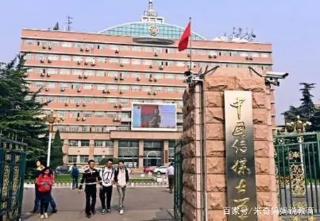 文科生“最适合”报考的8所大学,只要考上前途无量,比理科生强-文科生适合哪个大学考研