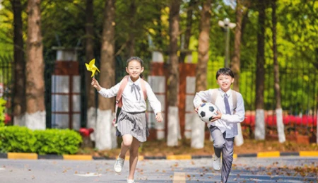 放假通知!2023各地中小学暑假时间公布,家长们终于满意了(2021年中小学放暑假通知最新)