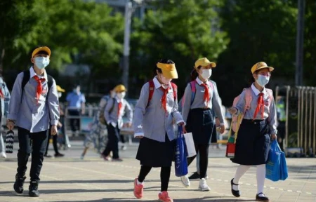 放假通知!2023各地中小学暑假时间公布,家长们终于满意了(2021年中小学放暑假通知最新)