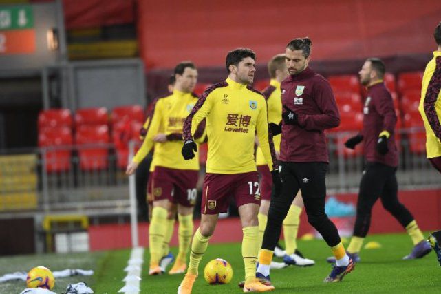 英超积分榜:利物浦0-1爆冷第4,曼联40分第1,曼城38分第2(英超积分榜2021-2022积分榜)