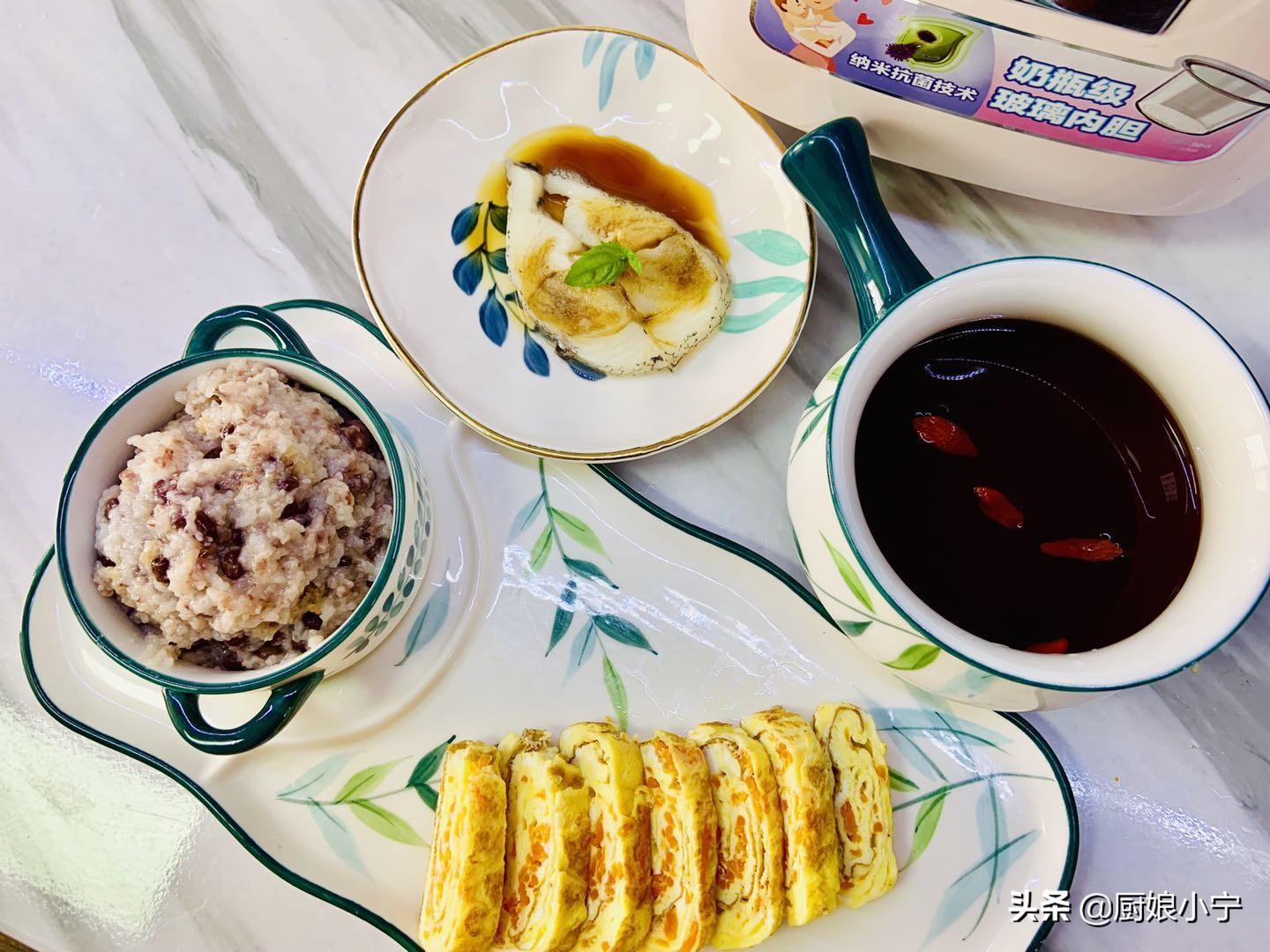 晒一晒我家月嫂做的月子餐,这样吃奶水多,刚出月子小肚子就平了-月嫂晒月子餐的唯美句子