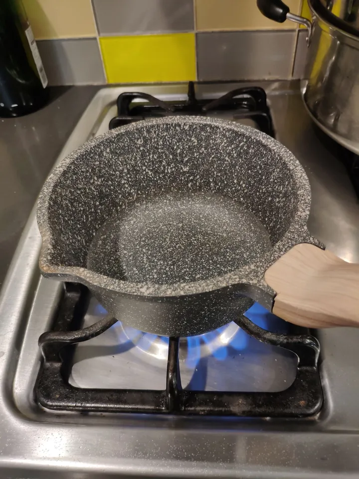 如何在家自制一杯超好喝的奶茶?(怎样在家自制奶茶好喝)