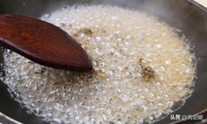 想喝奶茶不用买,教你在家做,1袋牛奶能做三大杯,比买的还好喝(怎么用牛奶制作奶茶)