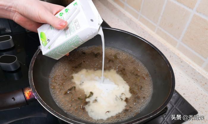 想喝奶茶不用买,教你在家做,1袋牛奶能做三大杯,比买的还好喝(怎么用牛奶制作奶茶)