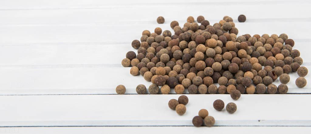 不用叫外卖了,教你自制奶茶,原料成本低,做法简单又好喝(自制奶茶怎么做最简单方法)