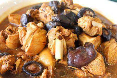 蜜汁鸡肉最简单的做法?蜂蜜炖鸡怎么做好吃?(蜂蜜炖鸡肉的做法大全)