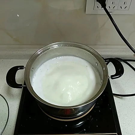 烧仙草绿茶奶茶的家常做法,简单快捷又好吃(烧仙草奶茶的制作过程)