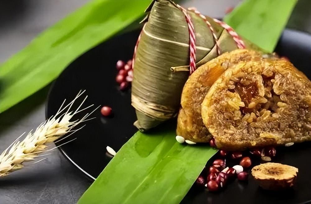 端午节唯美文案:戏龙舟,吃粽子,感受端午节的文化魅力-端午节吃粽子赛龙舟的诗句