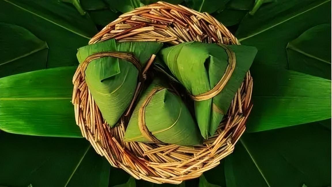 端午节唯美文案:戏龙舟,吃粽子,感受端午节的文化魅力-端午节吃粽子赛龙舟的诗句