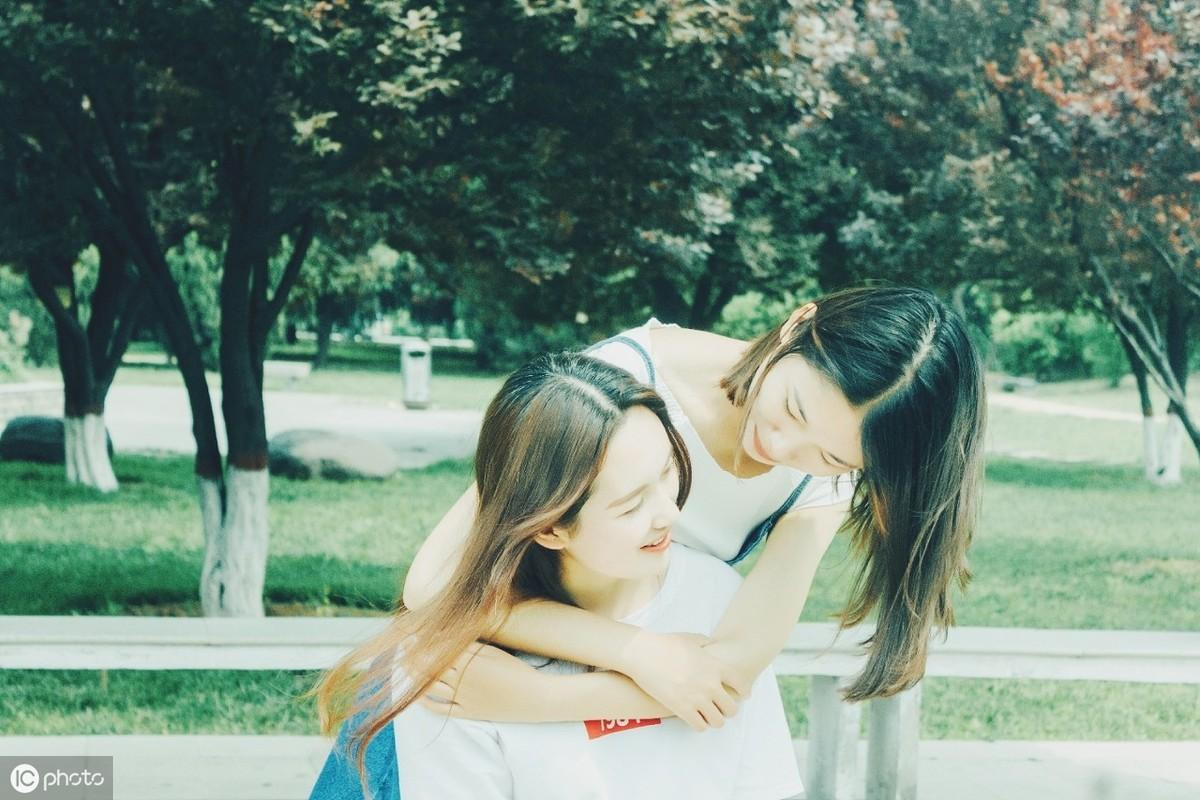 看了ins上10000+人像摄影,我帮你精选了这些闺蜜照,快来抱走-闺蜜照图片4人