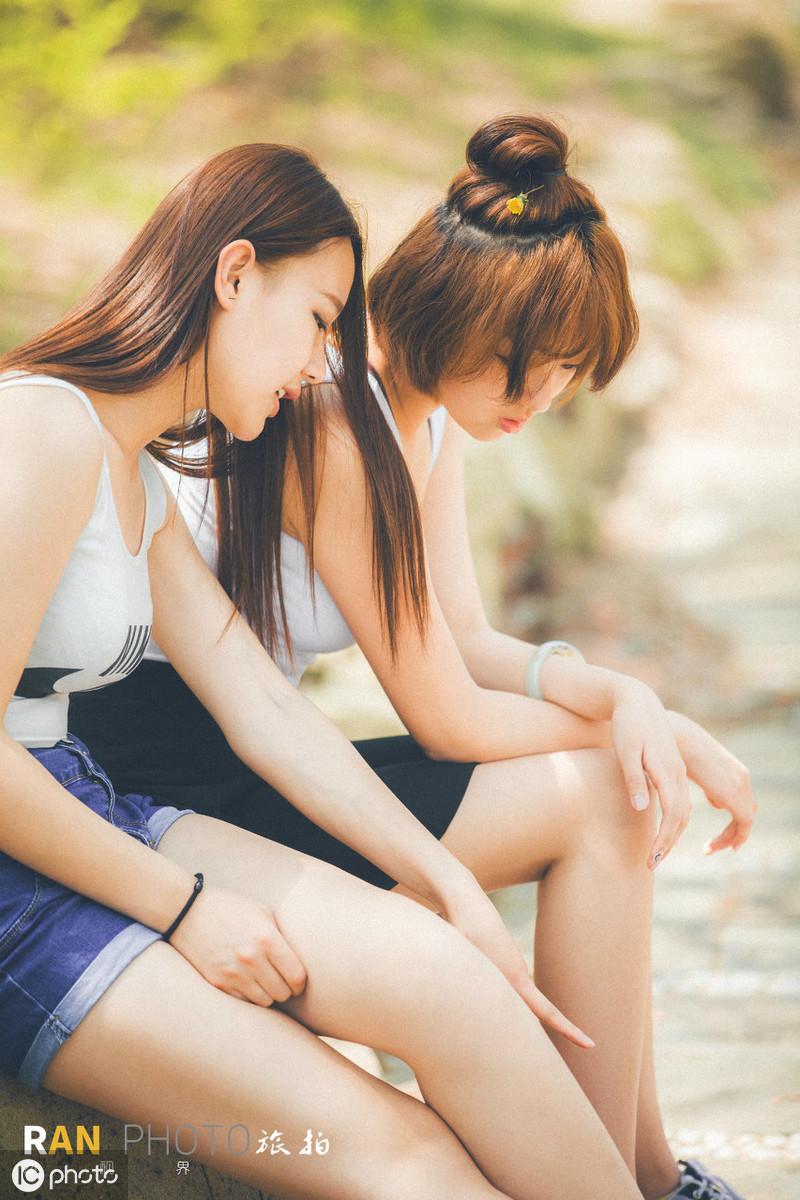 看了ins上10000+人像摄影,我帮你精选了这些闺蜜照,快来抱走-闺蜜照图片4人