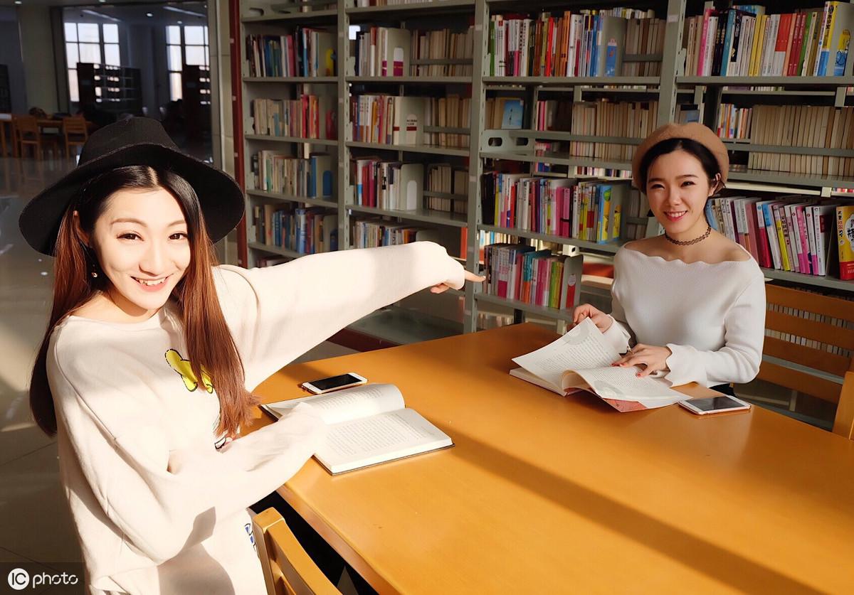 看了ins上10000+人像摄影,我帮你精选了这些闺蜜照,快来抱走-闺蜜照图片4人