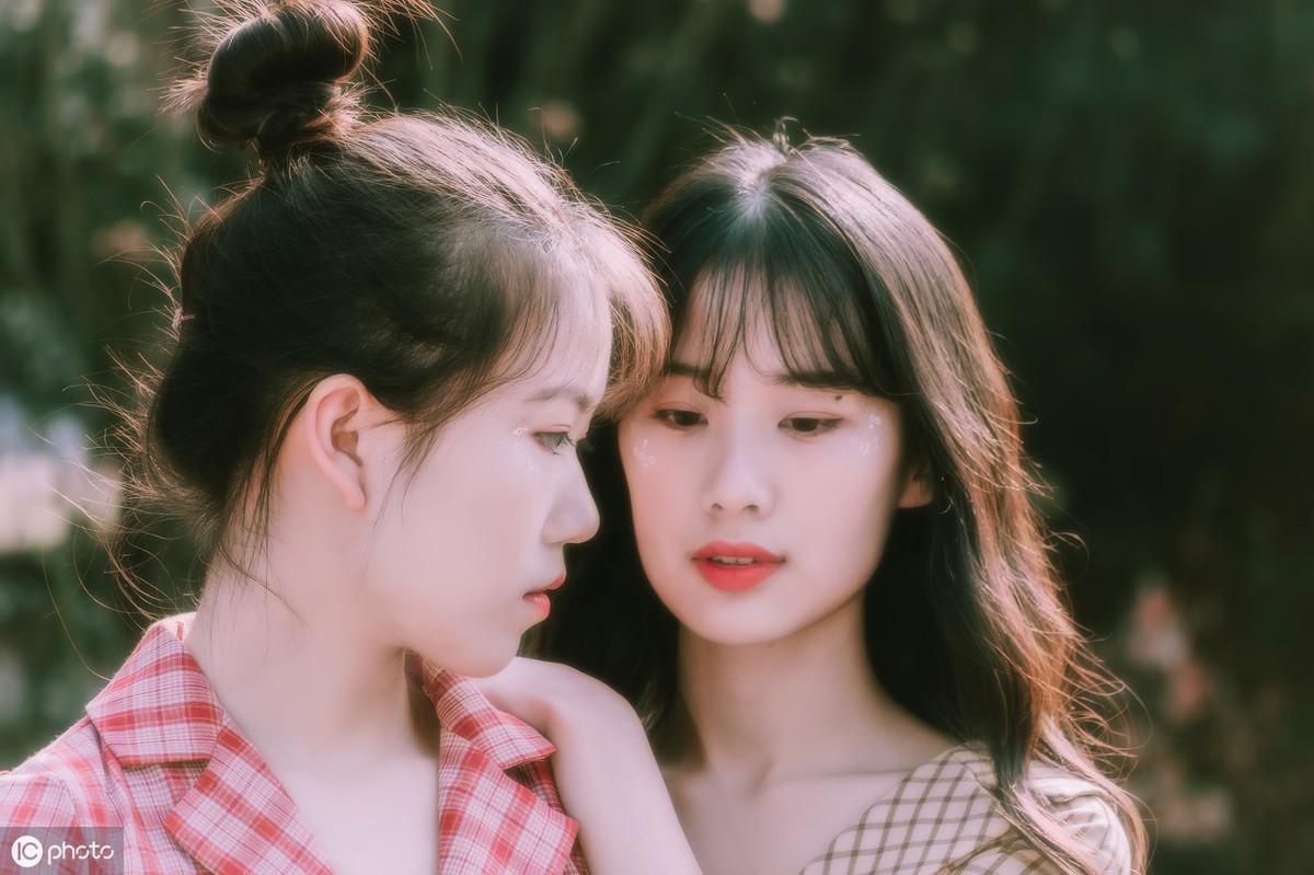 看了ins上10000+人像摄影,我帮你精选了这些闺蜜照,快来抱走-闺蜜照图片4人