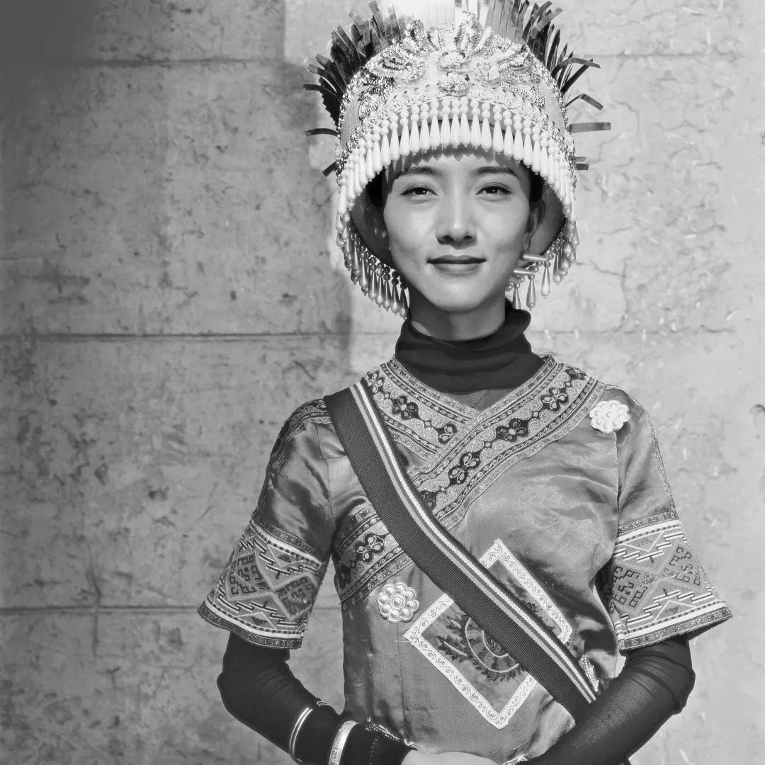 【中华艺术宫 | 展览】“在希望的田野上——馆藏逄小威中国农民肖像主题摄影作品展”明起对公众开放-我想看逄小威