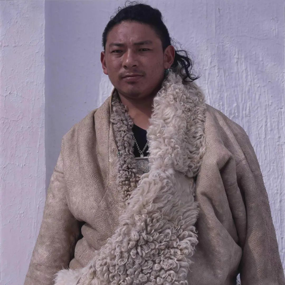 【中华艺术宫 | 展览】“在希望的田野上——馆藏逄小威中国农民肖像主题摄影作品展”明起对公众开放-我想看逄小威