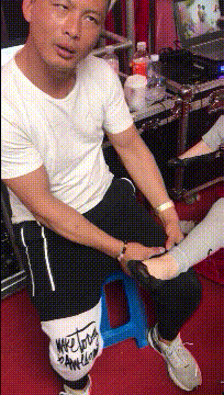 爆笑短笑话,笑到肚子疼(笑到肚子痛的100个短笑话图片)