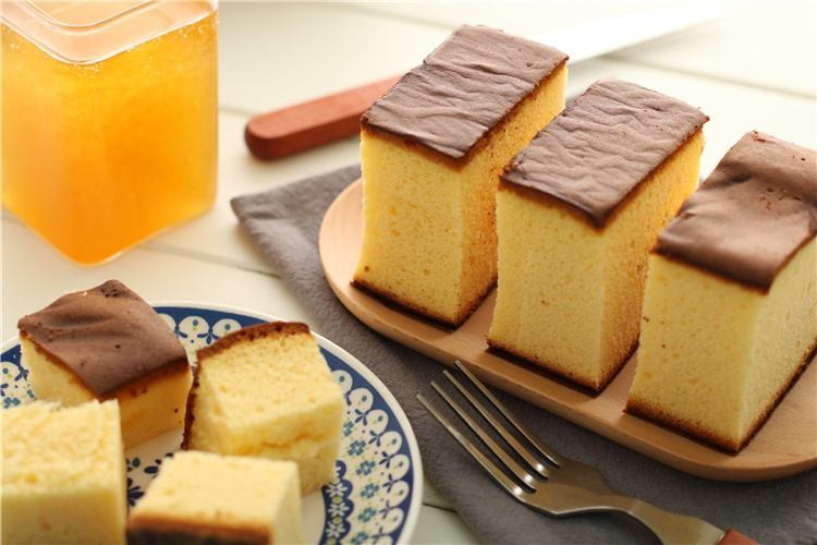 蜂蜜蛋糕家常做法窍门?牛奶蜂蜜蛋糕的做法烤箱?(蜂蜜牛奶蛋糕怎么做)