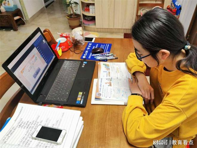 最温暖的5句话,父母请多对孩子说,聪明的家长都是这么做的-父母对孩子想说的话视频