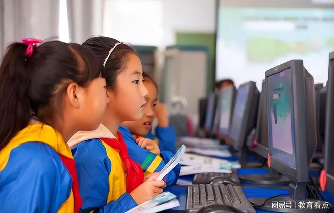 最温暖的5句话,父母请多对孩子说,聪明的家长都是这么做的-父母对孩子想说的话视频