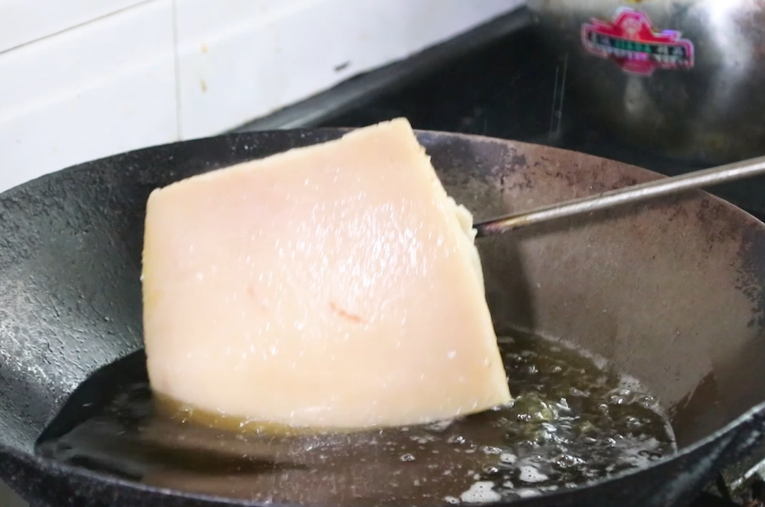 吃了几十年扣肉,第一次见这种做法,荤素搭配不油腻,越吃越想吃(请教扣肉的详细做法)