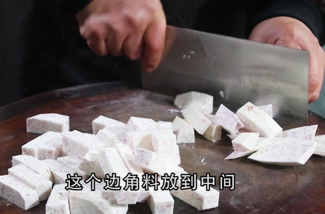 吃了几十年扣肉,第一次见这种做法,荤素搭配不油腻,越吃越想吃(请教扣肉的详细做法)