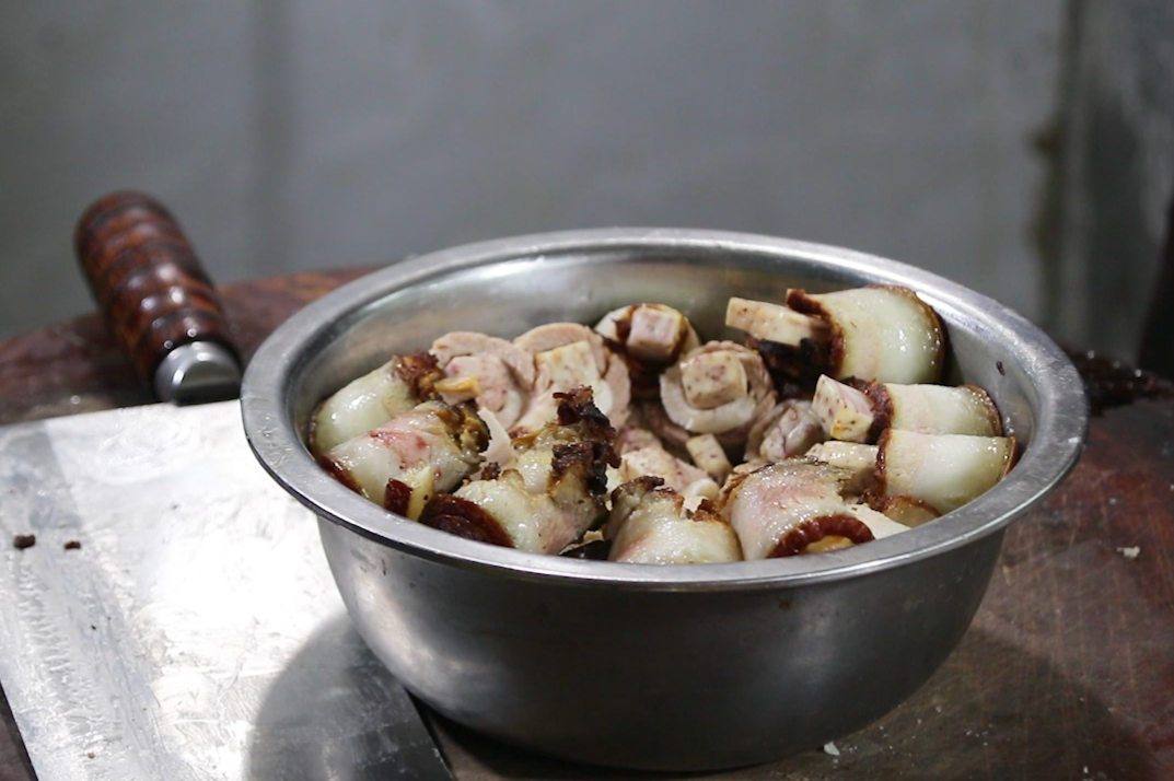 吃了几十年扣肉,第一次见这种做法,荤素搭配不油腻,越吃越想吃(请教扣肉的详细做法)