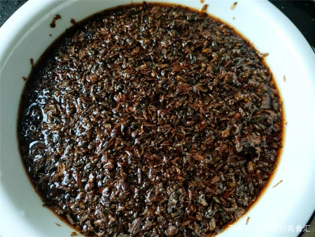 过年蒸梅干菜扣肉,这方法零失手,中间还有整块的香芋,越吃越香(如何蒸梅干菜扣肉)