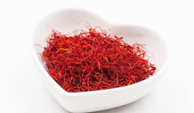 藏红花虽小作用大,4大好处很心动,但3种人要避免(请问藏红花起什么作用)