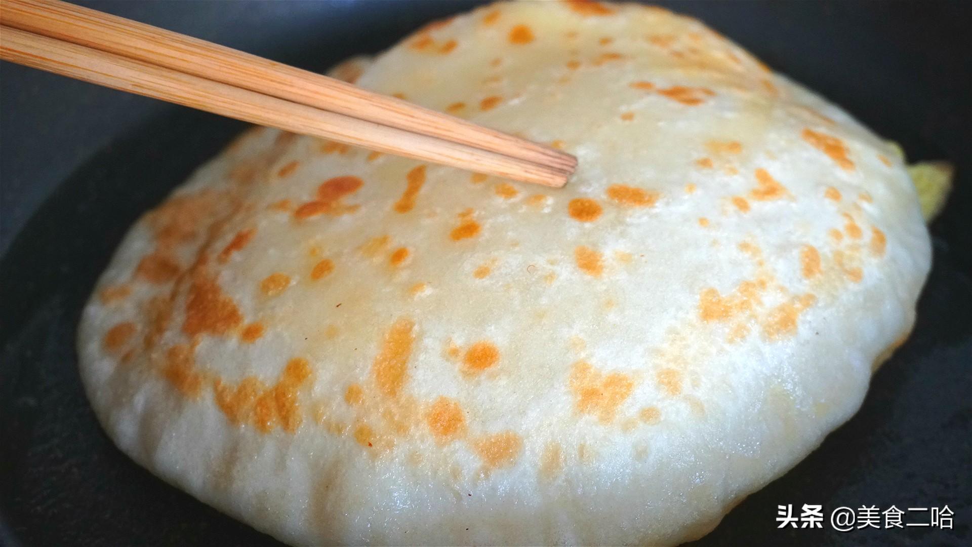 鸡蛋灌饼鼓泡的秘诀都在这,1包1擀,蓬松又柔软,想失败都难(鸡蛋灌饼怎么鼓包的做法)