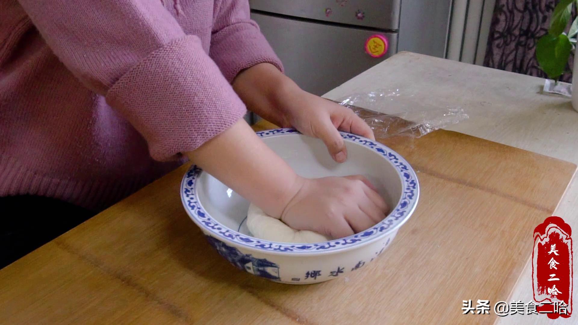 鸡蛋灌饼鼓泡的秘诀都在这,1包1擀,蓬松又柔软,想失败都难(鸡蛋灌饼怎么鼓包的做法)