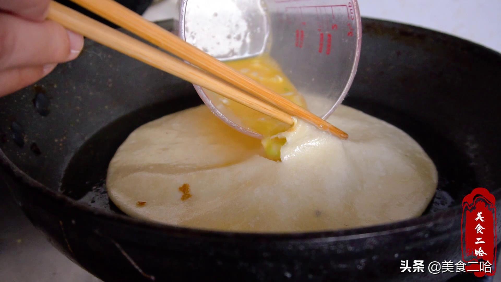 鸡蛋灌饼鼓泡的秘诀都在这,1包1擀,蓬松又柔软,想失败都难(鸡蛋灌饼怎么鼓包的做法)