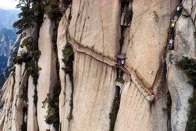 “自古华山一条路”,一分钟告诉你西岳华山怎么爬,快收藏吧-去西岳华山怎么玩