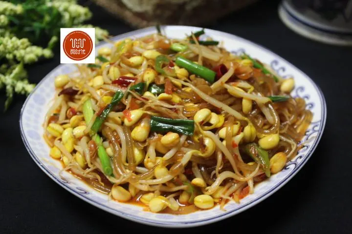 豆芽和它天生是一对,简单一炒,好吃死了,三天不吃馋的慌!(豆芽和什么炒比较好吃?)