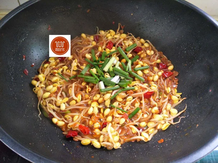 豆芽和它天生是一对,简单一炒,好吃死了,三天不吃馋的慌!(豆芽和什么炒比较好吃?)