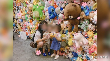 重庆姐弟坠亡案宣判后母亲祭奠孩子:再等等,一定为你们讨回公道-重庆姐弟坠亡案庭审现场视频完整版