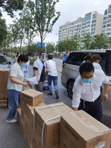 以岭药业向扬州抗疫一线紧急捐赠防疫物资-以岭药业新闻发布会