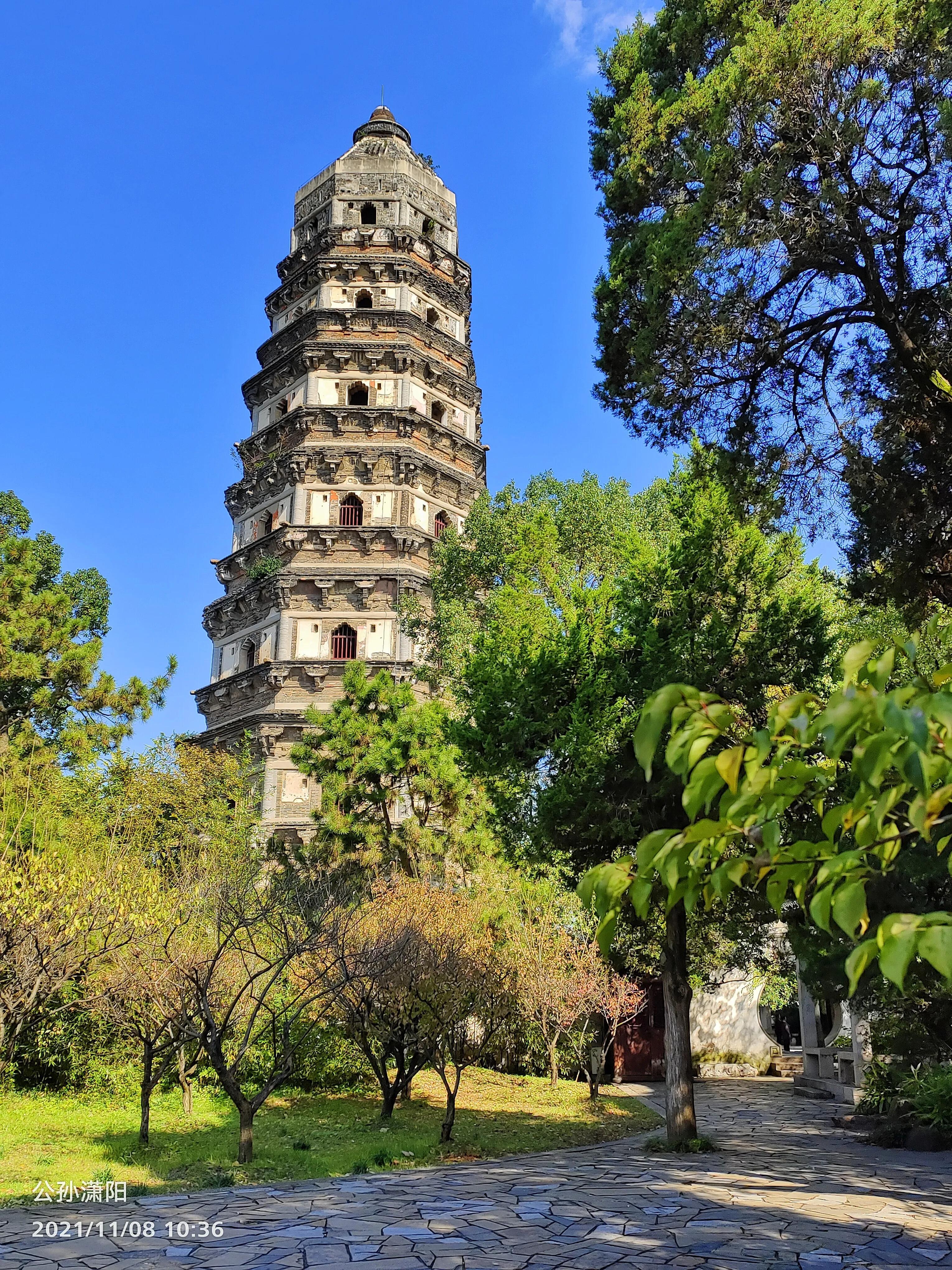 重游虎丘,方知一步一典故(游虎丘小记文言文原文及翻译及注释)