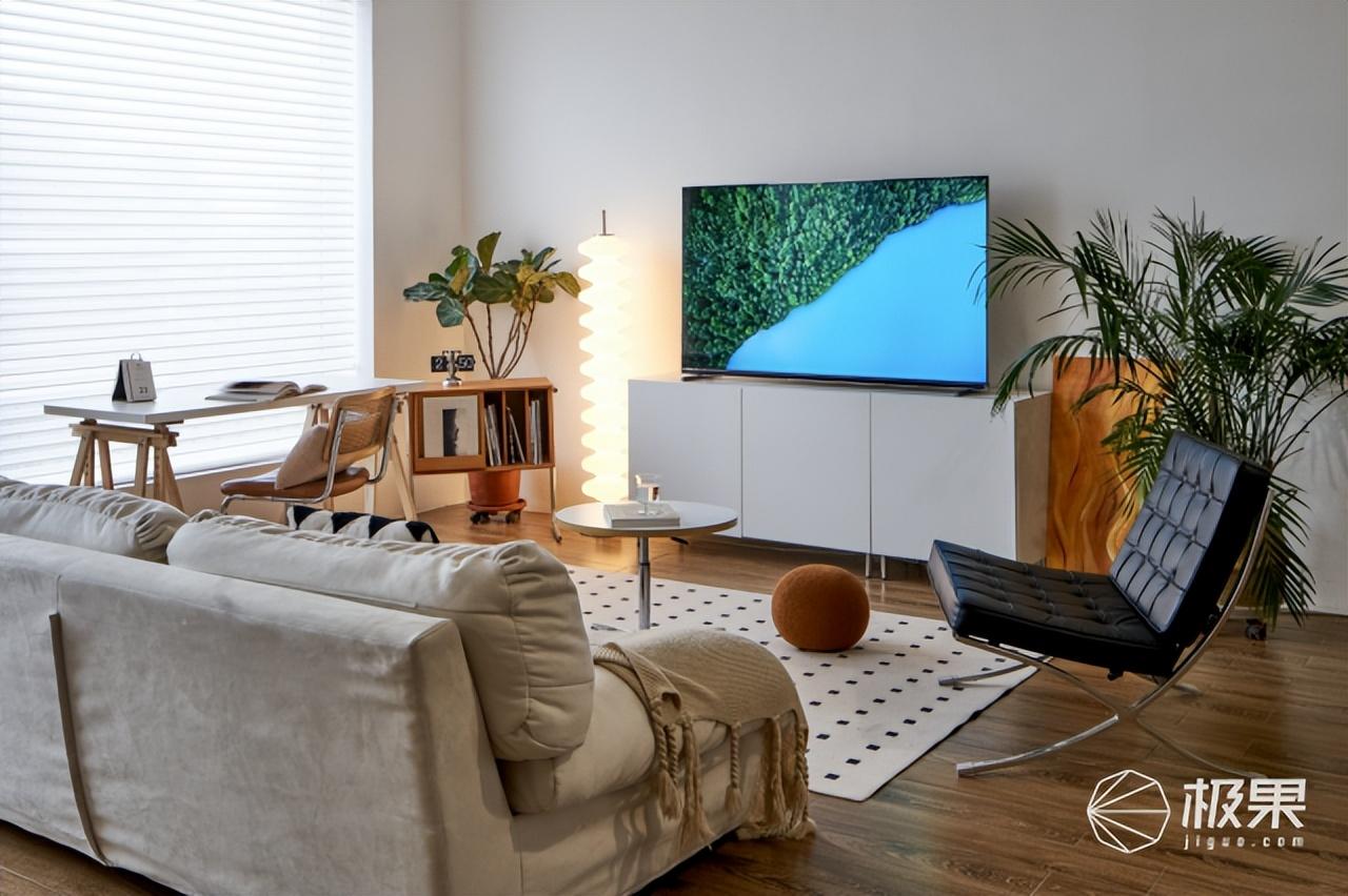 2023年度爆款王:海信电视U7K 不一样的视觉感受(海信u7f电视深度评测)