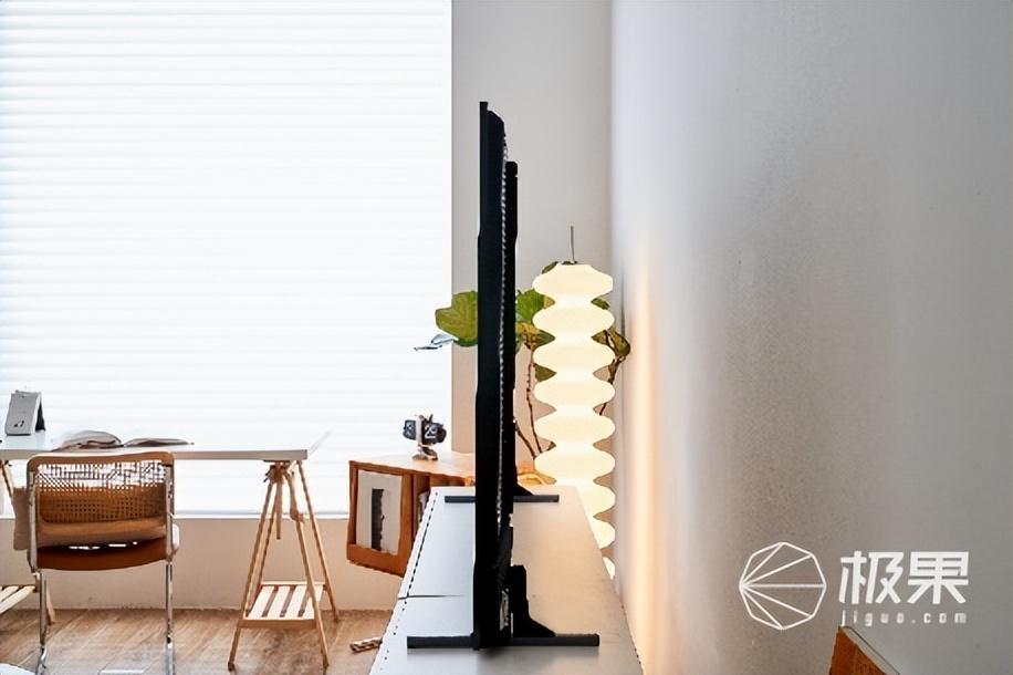 2023年度爆款王:海信电视U7K 不一样的视觉感受(海信u7f电视深度评测)