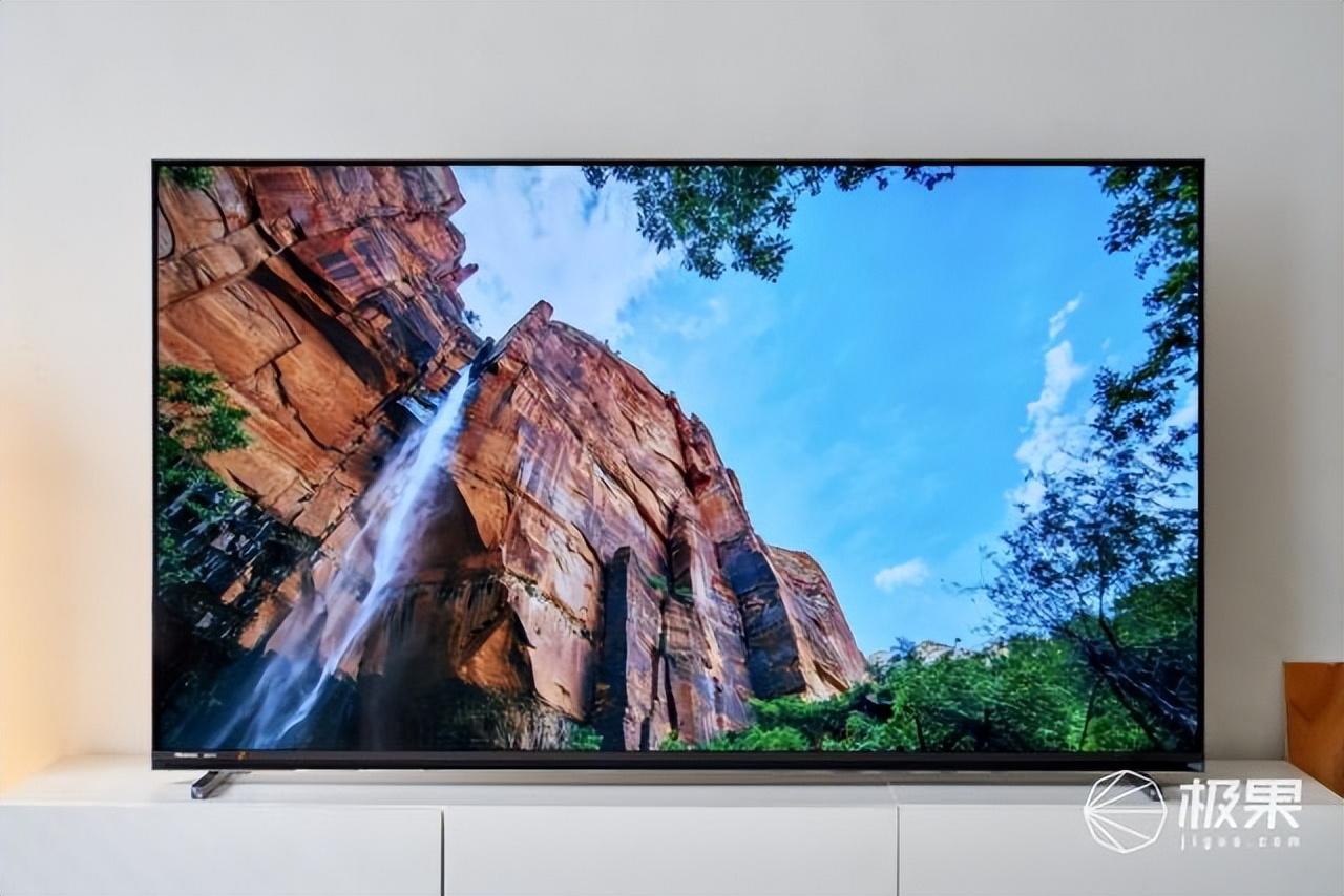 2023年度爆款王:海信电视U7K 不一样的视觉感受(海信u7f电视深度评测)