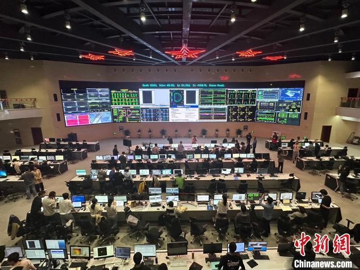 403秒!中国“人造太阳”再创世界纪录(中国“人造太阳”首次实现多少亿度运行?)