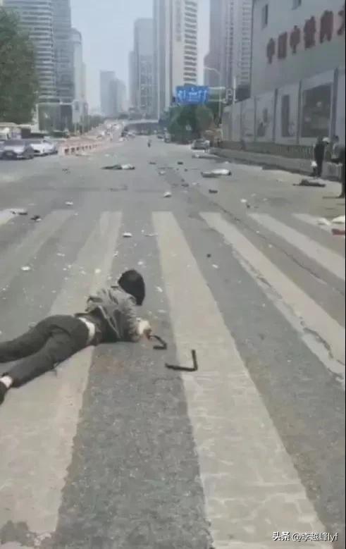 大连宝马车主,报复社会撞死5人8人受伤,如今终于被执行死刑!(大连宝马撞人视频在线)