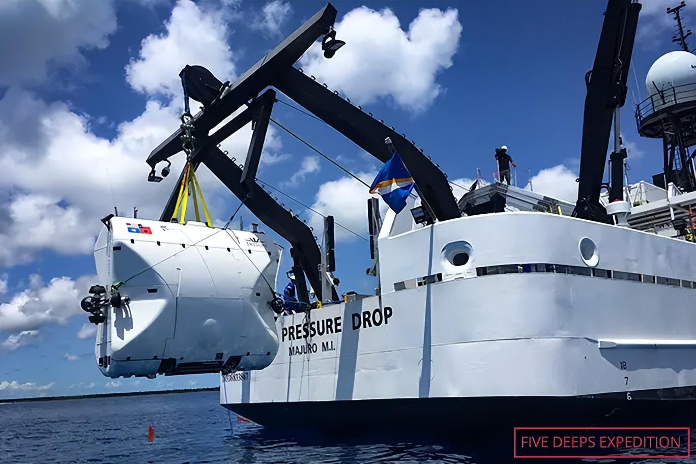 打破纪录!科学家在深海8336米找到一群小鱼,能活下来简直奇迹!(在海底的小鱼叫什么)